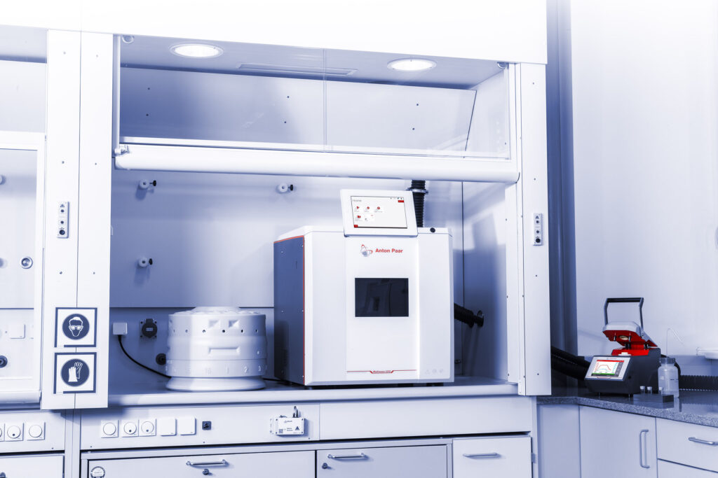 Multiwave-5000_perspective-in-lab