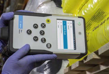 Vaya Handheld Raman Spectrometer for Raw Material Identification